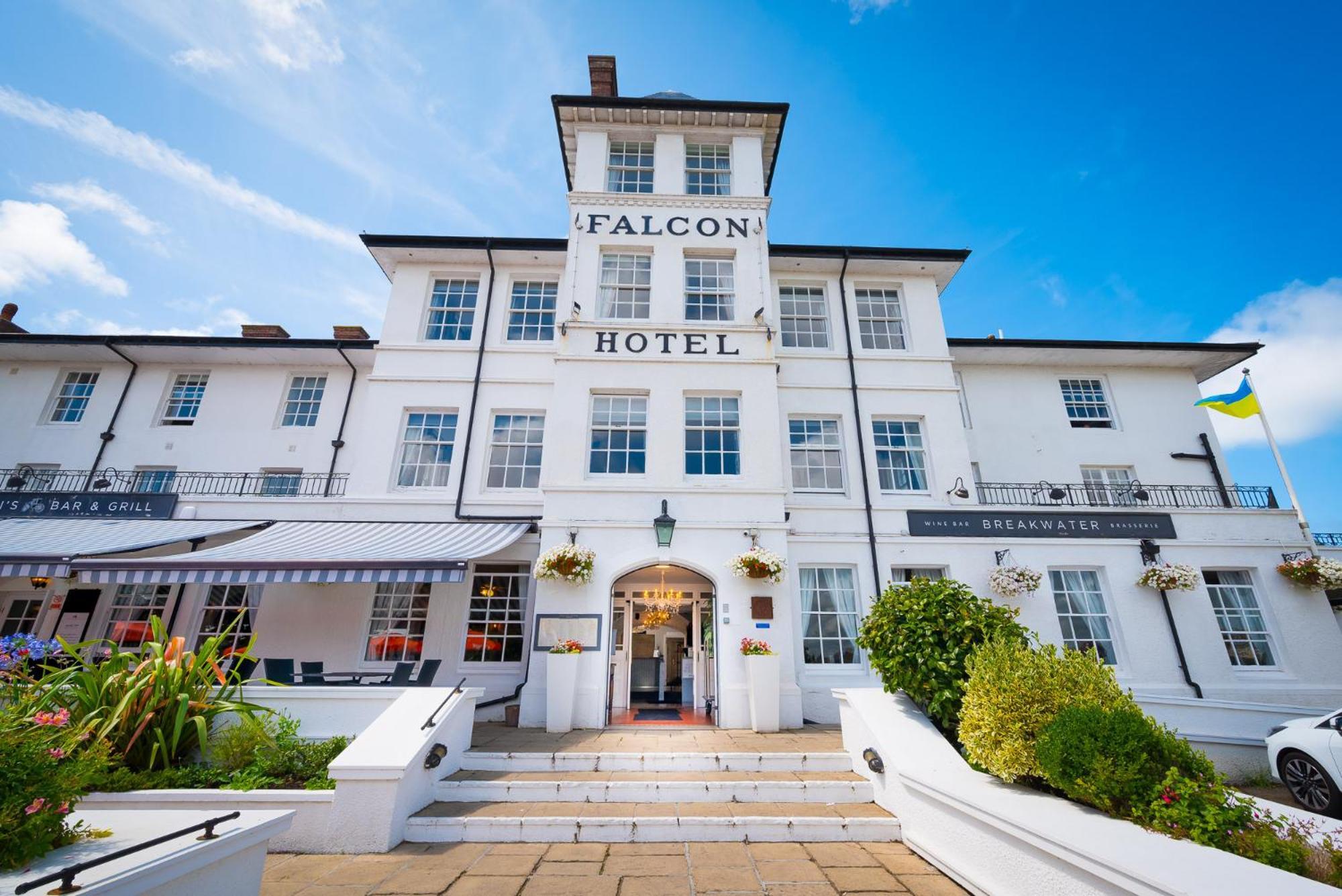 The Falcon Hotel بود المظهر الخارجي الصورة